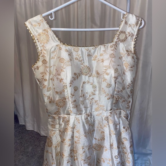 SOLD❣️Silk Anarkali Indian Pajami Suit White and Gold Dress - Picture 2 of 9